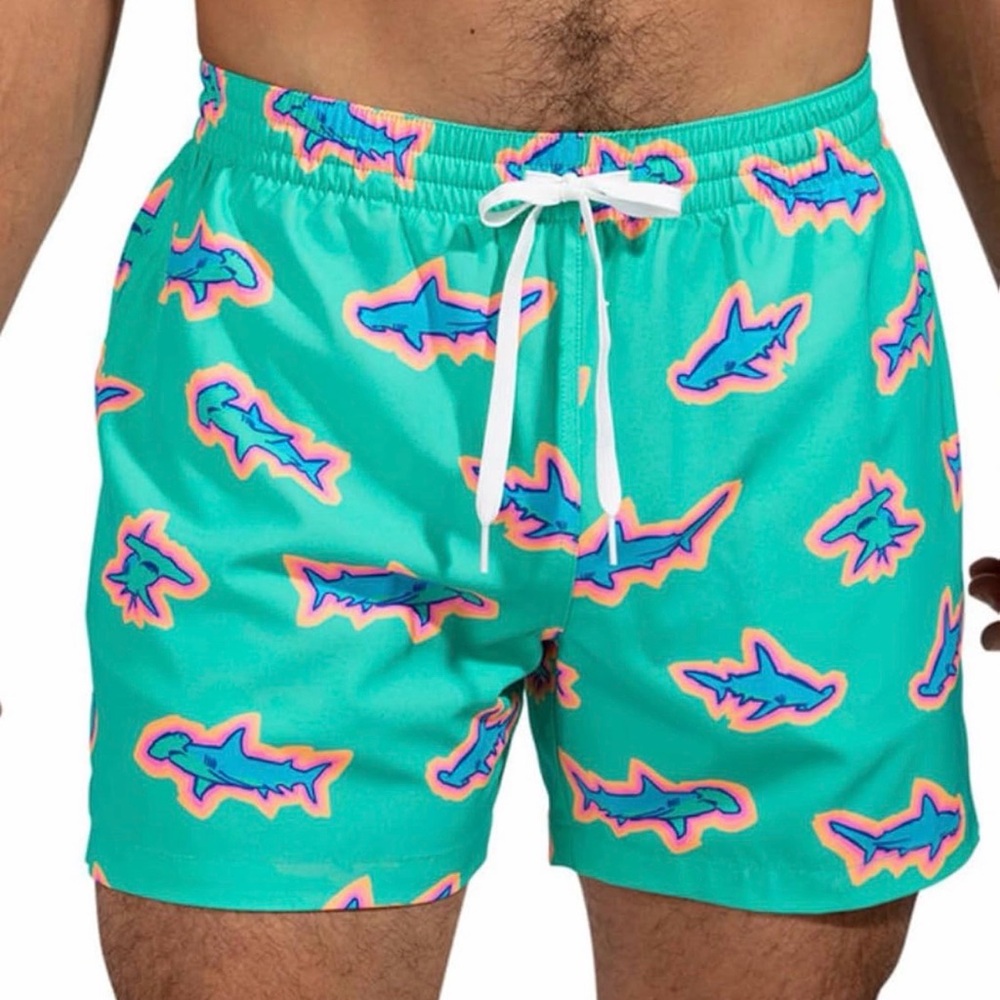 Chubbies The Shark Sides 5.5" Inseam Classic Swim Trunk Mens Size XXL $69.50
